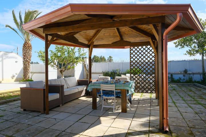 Location de vacances pour 10 personnes, avec piscine, animaux acceptés à Torre Dell'orso