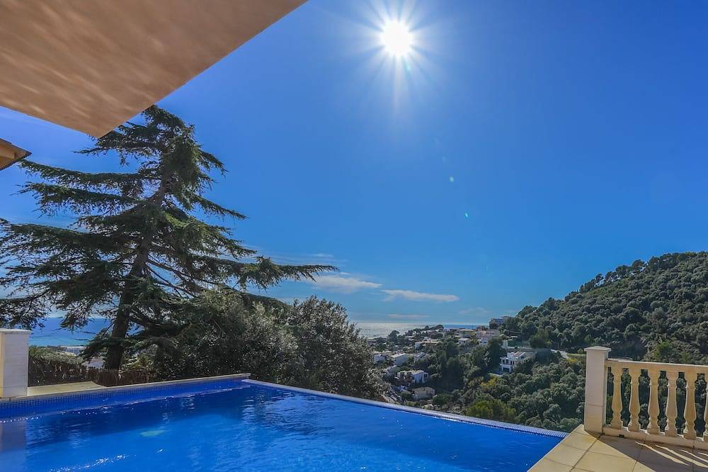 Villa Vistamar, Meerblick, Pool in Santa Susanna, Costa del Maresme