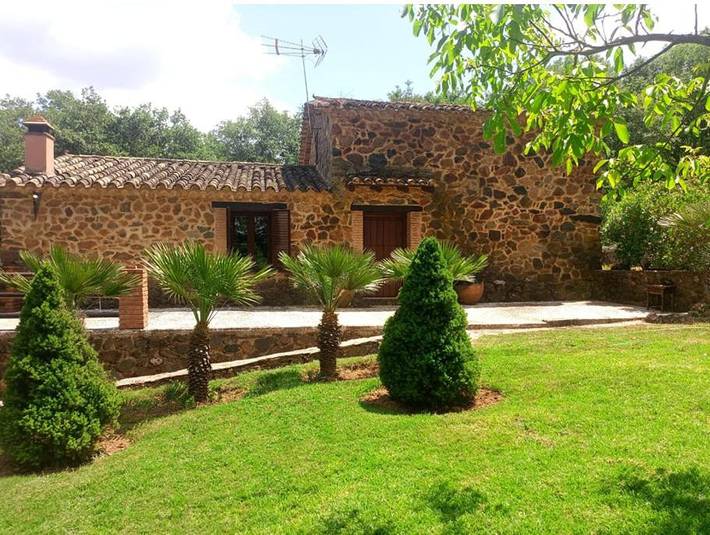 Casa rural para 10 personas, con Balcón y Terraza además de Jardín y Piscina en Galaroza
