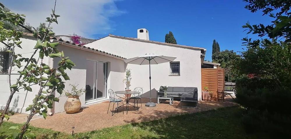 Chambre d’hôte pour 3 personnes, avec vue et jardin ainsi que piscine et terrasse à Antibes - 4