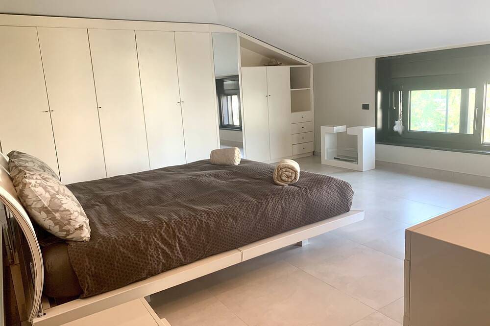Penthouse de 150 m2, avec très grande terrasse en plein centre de Pompéi in Pompei, Parc national du Vésuve