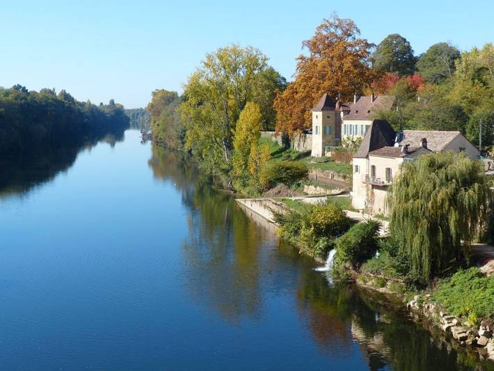 Cottage pour 2 personnes, avec jardin ainsi que piscine et vue à Mouleydier