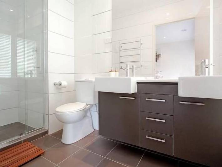 Holiday home for 14 people, with balcony and garden, with pets in Melbourne