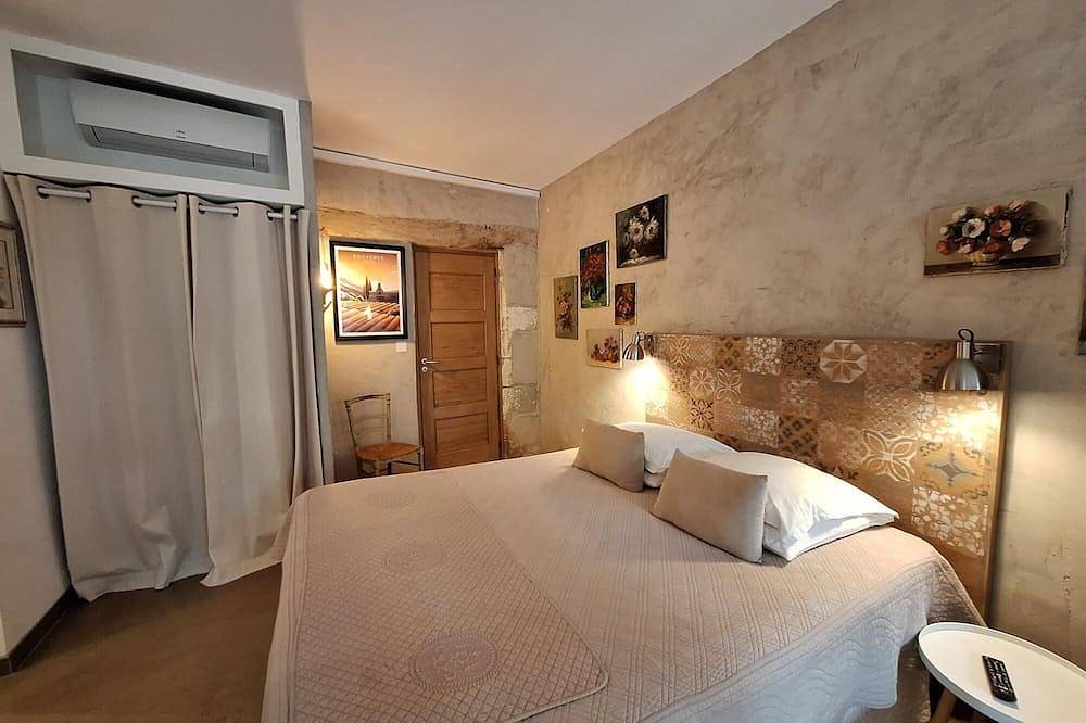 Ganze Wohnung, Gite Luberon-Studio-Superior-Nasszelle-Gartenblick in Velleron, Vaucluse