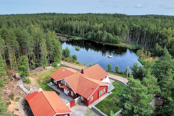 Traumhaus am See mit Sauna, Kamin, WLAN, Empore/Loft, Boot, Kanu, Doppelgarage in Nybro und Umgebung