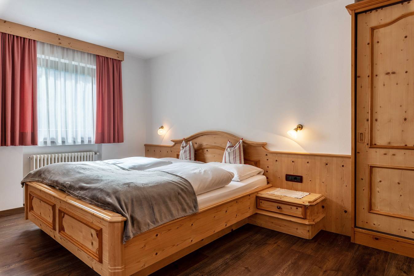 Entire apartment, Apartment 'Prapoz Typ B3' with Mountain View, Garden & Wi-Fi in Ortisei, Dolomiti Superski