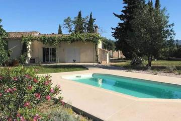 Agriturismo pour 12 personnes, avec jardin à Ceyras