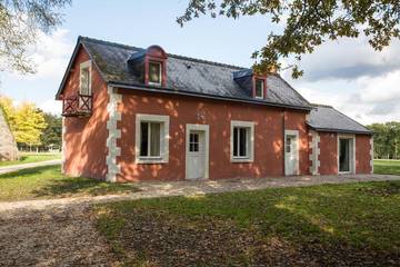 Gîte pour 8 personnes, avec piscine et jardin, animaux acceptés à Ambillou