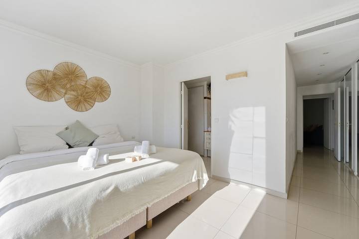 Entire apartment, Appartement Margot - Welkeys in Le Cannet, Mediterranean Coast (France)