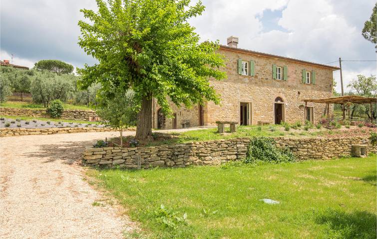 Casa vacanza per 10 persone, con piscina e giardino nonché terrazza - 1