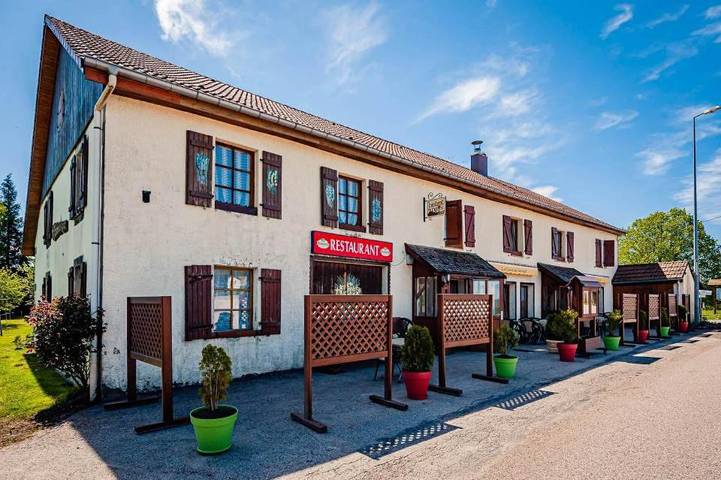 Gîte pour 10 personnes, avec jardin et vue à Arrentès-de-Corcieux - 4