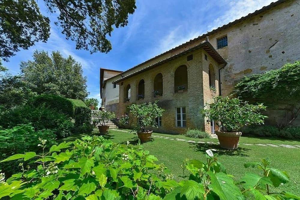 Villa in Serravalle mit 5 Schlafzimmern 10 Schlafplätzen in Buonconvento, Siena Provinz