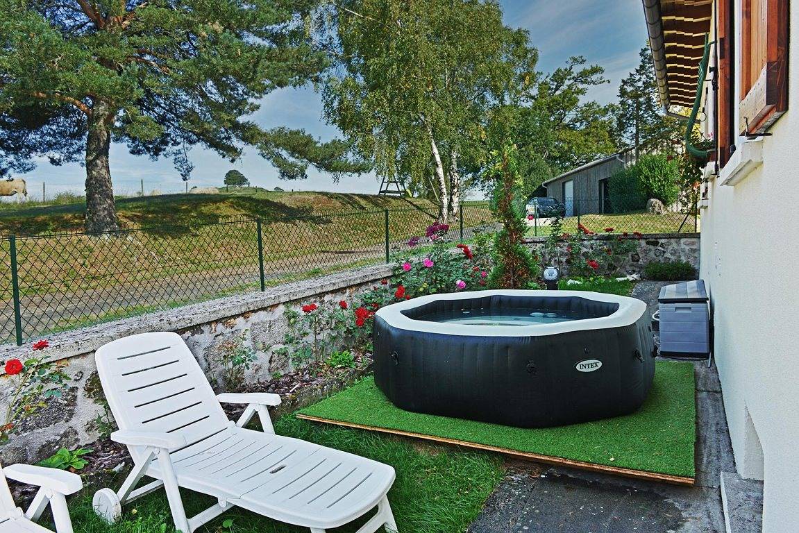 Location maison Les Dourils in Entraygues-sur-Truyère, Parc naturel régional de l'Aubrac