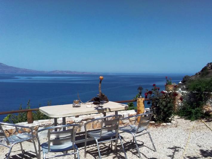 Vakantiehuis voor 6 personen, with uitzicht op zee and tuin as well as uitzicht op Kreta