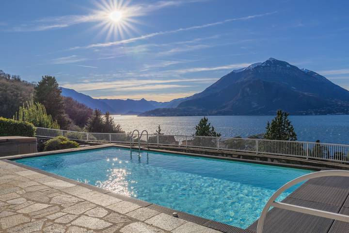Location de vacances pour 8 personnes, avec Balcon ainsi que Jardin et Vue sur le lac dans Perledo