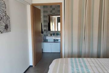 Maison De Vacances pour 8 Personnes dans Saint-Alban-Auriolles, Ardèche, Photo 2