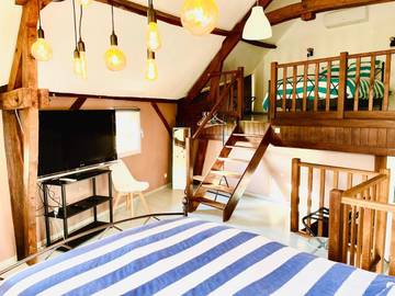 Gîte pour 5 personnes, avec vue sur le lac et jardin à Payrignac