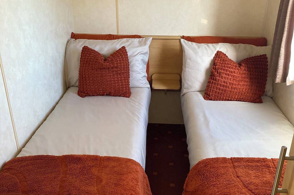 Family Owned Holiday Caravan, located 5 minutes walk from the Beach in Mablethorpe, Lincolnshire
