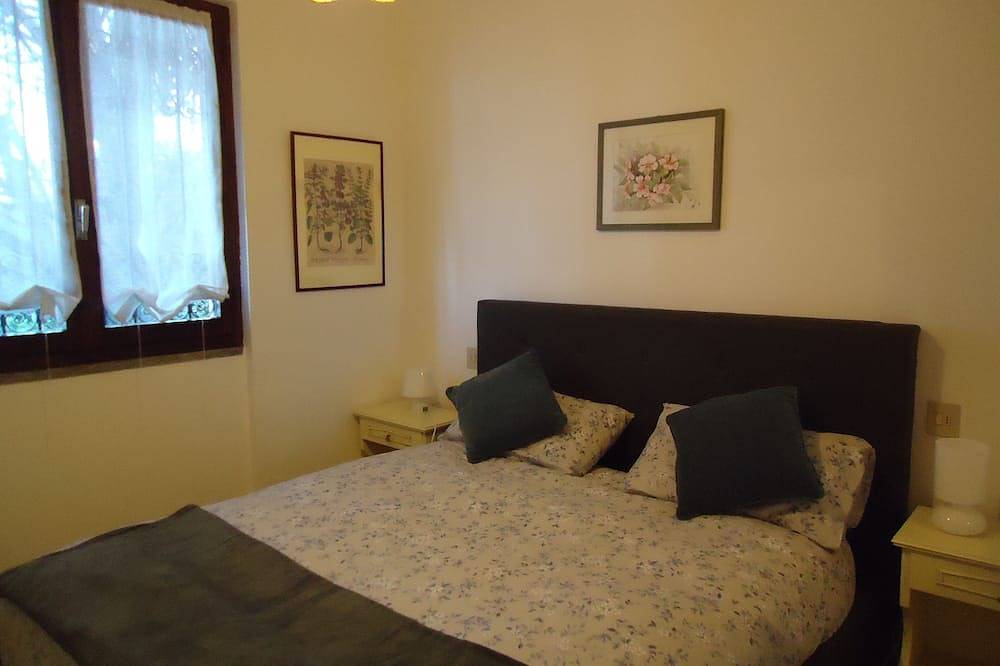 Detached villa with wonderful views of Lake Maggiore in Stresa, Comune di Stresa
