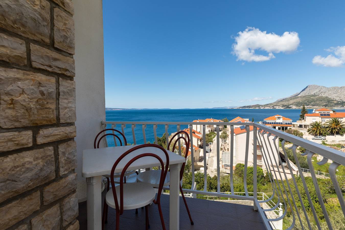 Cały apartament, Jednopokojowy apartament z balkonem i widokiem na morze Nemira, Omis A-2828-a in Omiš, Żupania splicko-dalmatyńska