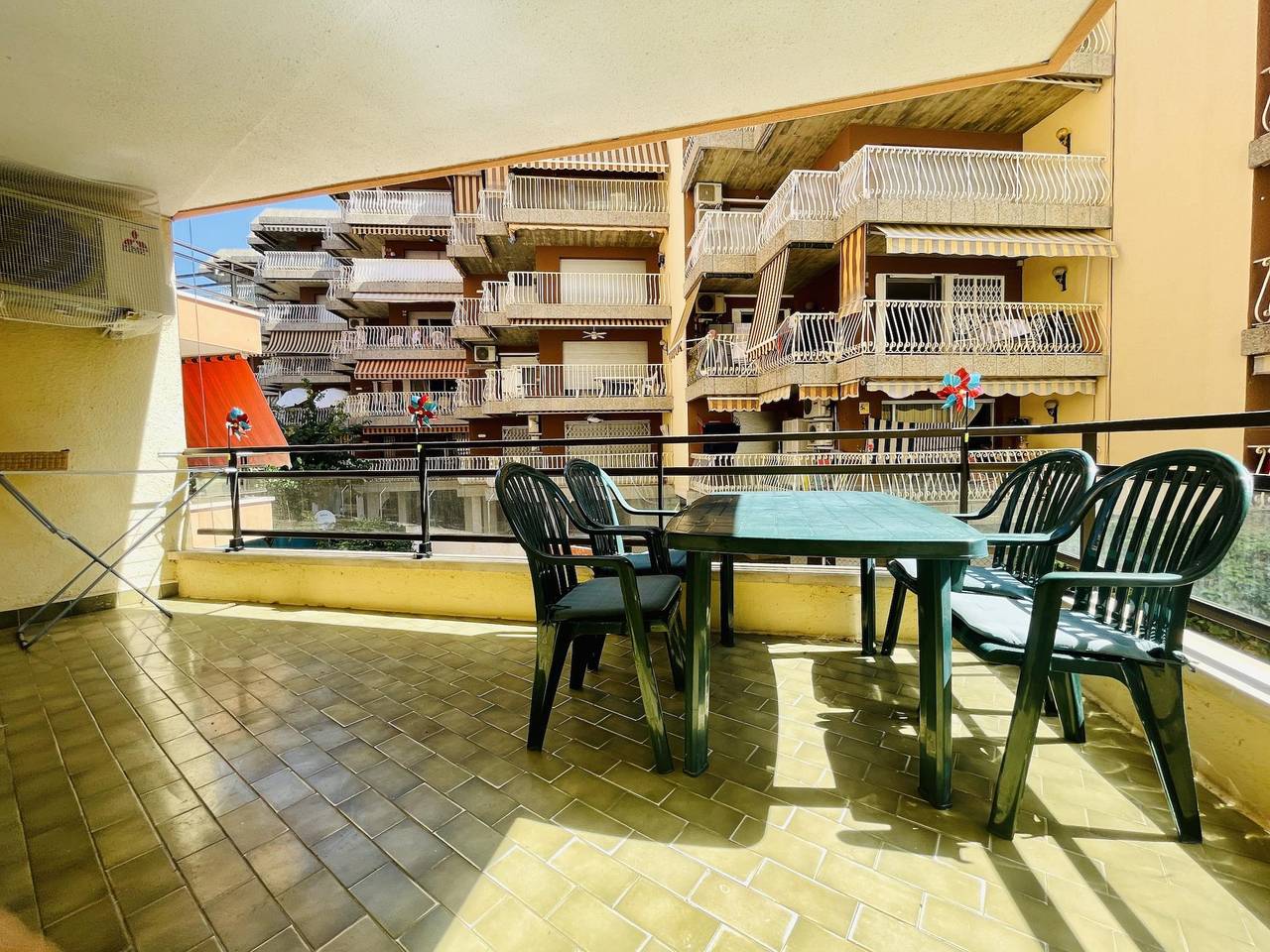Apartamento vacacional entero, 136-Cibeles. Amplio apartamento a tan solo 300m de la playa in Salou, Costa Dorada