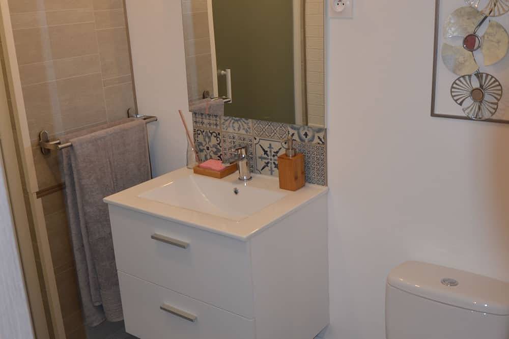 Nice quiet studio in a private garden in Ouistreham, Caen region