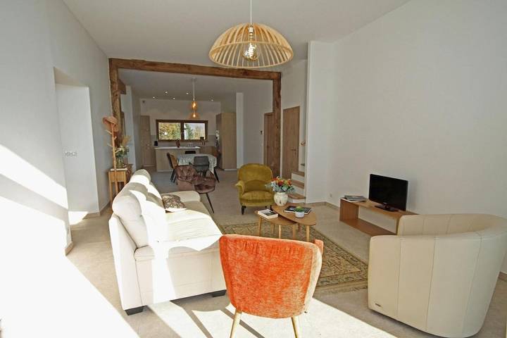 Location de vacances pour 6 personnes, avec vue et piscine ainsi que vue sur le lac et terrasse à Cruseilles - 2