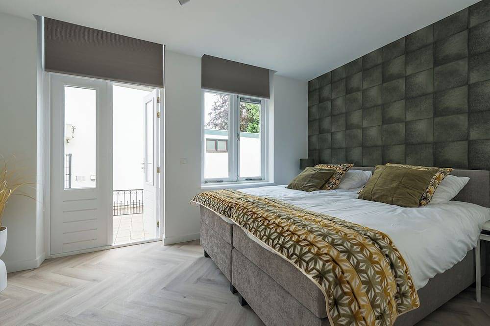 Ganze Wohnung, Erleben Sie Komfort bei Bed en Koffie – Hotel Roosendaal! Dieses großzügige, komplett renovierte Apartment in Roosendaal verfügt über zwei private Dachterrassen und liegt nur 5 Gehminuten vom Zentrum Roosendaal entfernt. in Roosendaal, Nordbrabant