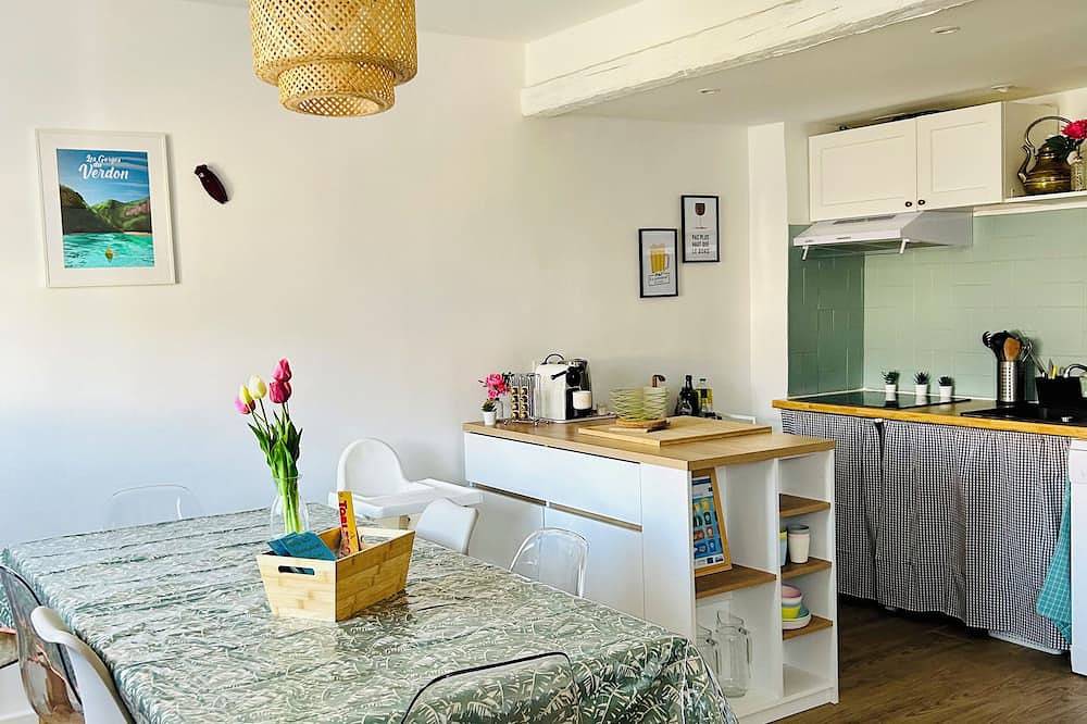 Family duplex under the roof *La Maison du Lac in Les Salles-sur-Verdon, Parc naturel régional du Verdon