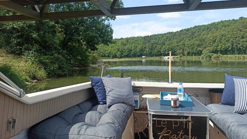 Bateau pour 2 personnes, avec Terrasse et Vue à Liverdun