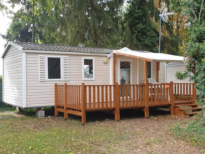 Camping pour 6 personnes, avec Terrasse ainsi que Bassin pour enfant et Piscine