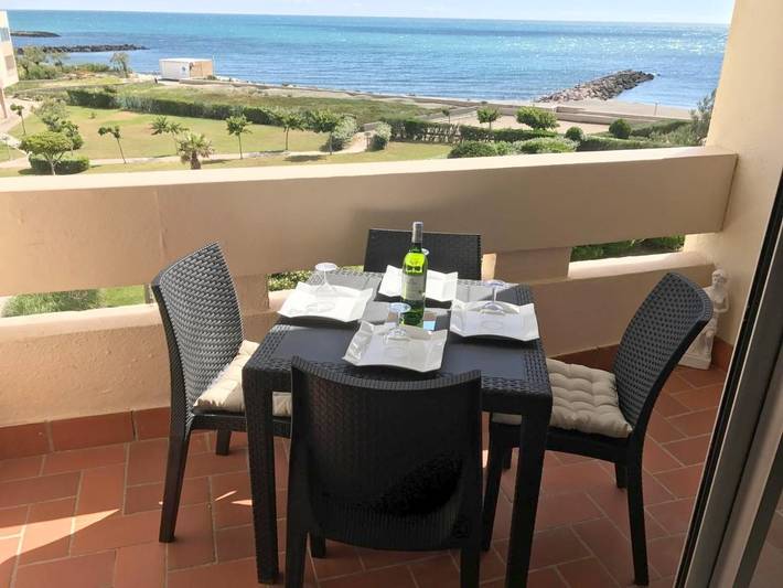 Gîte pour 4 personnes, avec vue ainsi que jardin et piscine dans Port Saint Ange - 3