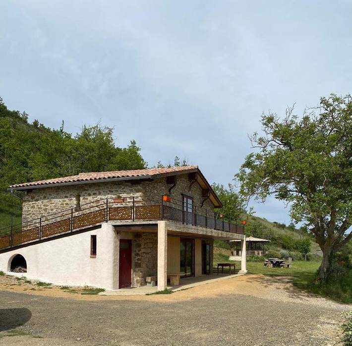 Location de vacances pour 6 personnes, avec Balcon et Terrasse ainsi que Jardin et Vue à Rouvenac