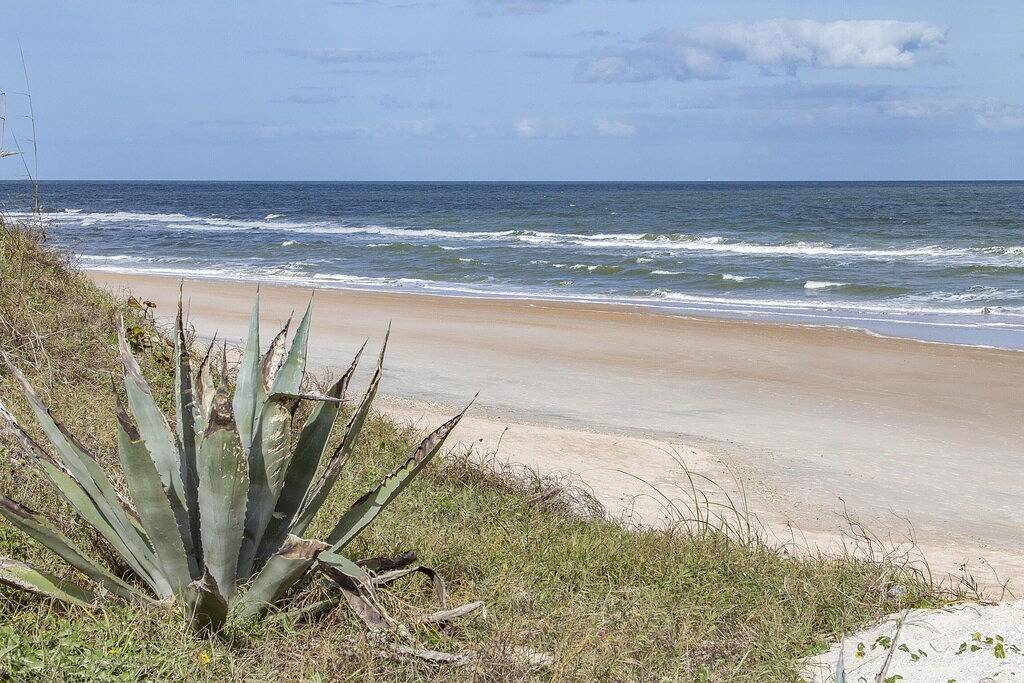 Schönes Strandhaus ~ Privater Pool ~ Neu Redecorated in Vilano Beach, St. Johns County
