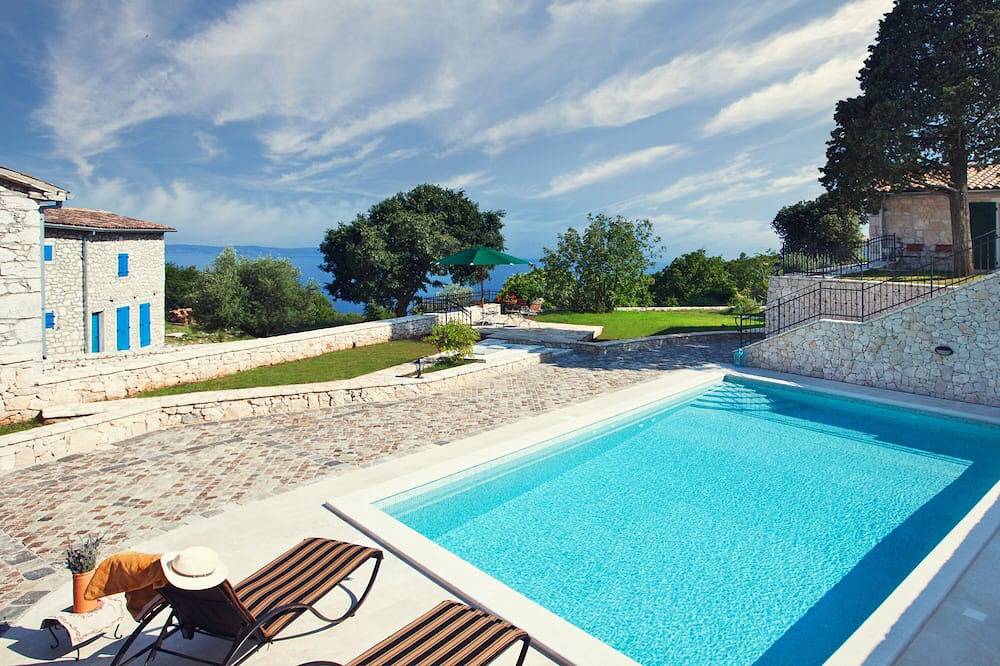 Charmante Villa Merula mit 50 m² privatem Pool, Meerblick,Haustiere willkommen in Rabac, Ostküste Istrien