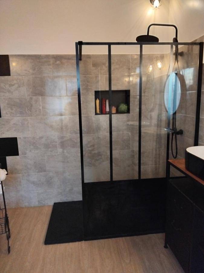 Gîte pour 3 personnes, avec jardin ainsi que vue et terrasse, animaux acceptés à Vinneuf - 2