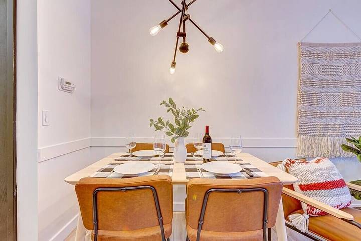 Glamping for 6 people, with hot tub and garden as well as pool in Alberta