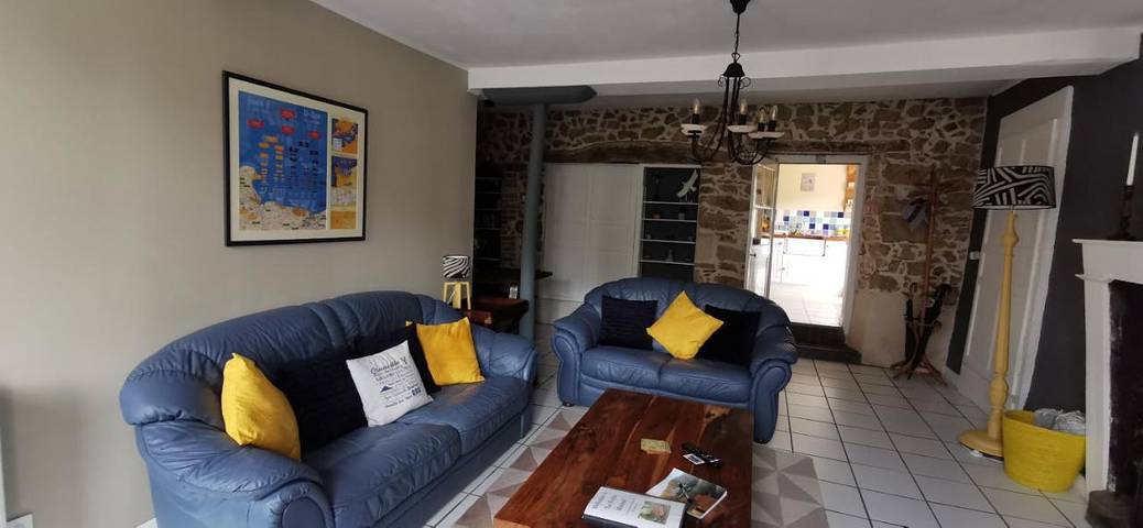 Location de vacances pour 4 personnes, avec jardin ainsi que vue et vue sur le lac à Argenton-les-Vallées - 2