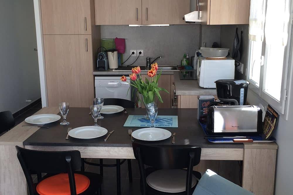 Nice house with garage and enclosed garden in the center of Loix for 4 people in Loix, Ile de Re