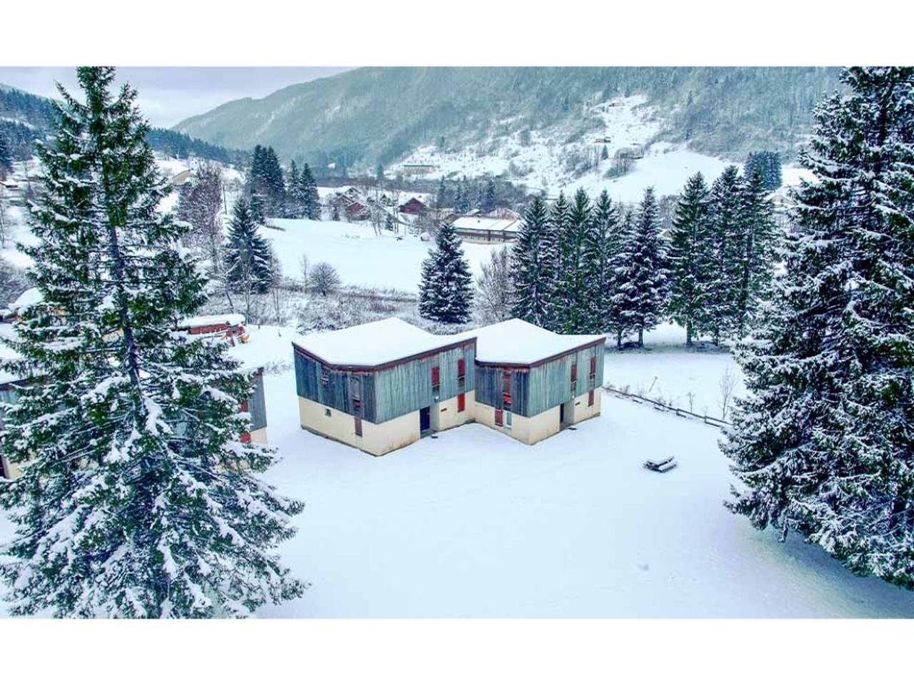 Entire apartment, Les Monts Jura 2P4S in Arona in Lélex, Parc naturel régional du Haut-Jura