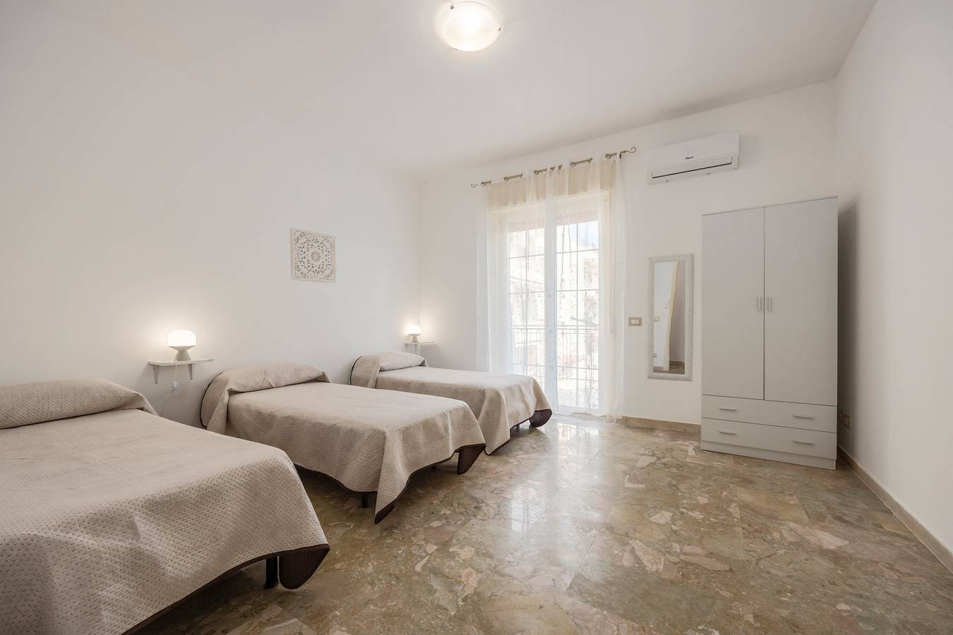 Casa Vacanze 'Sandovalli' con Vista al Mar, Wi-Fi y Aire Acondicionado in Palermo, Provincia de Palermo