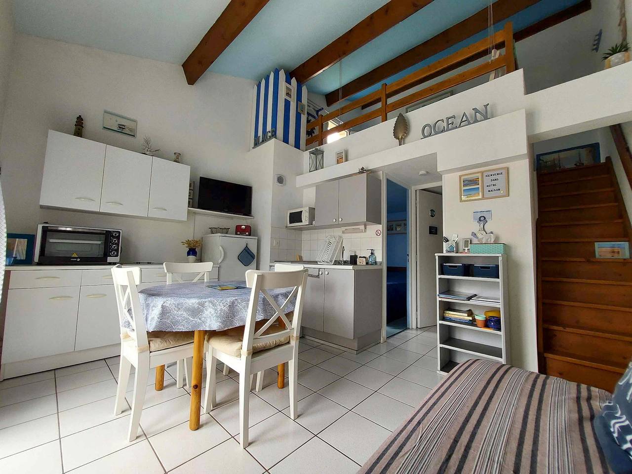 Haus mit Pool und Tennisplatz, 950m vom Strand entfernt in Saint-Vincent-sur-Jard, Vendée