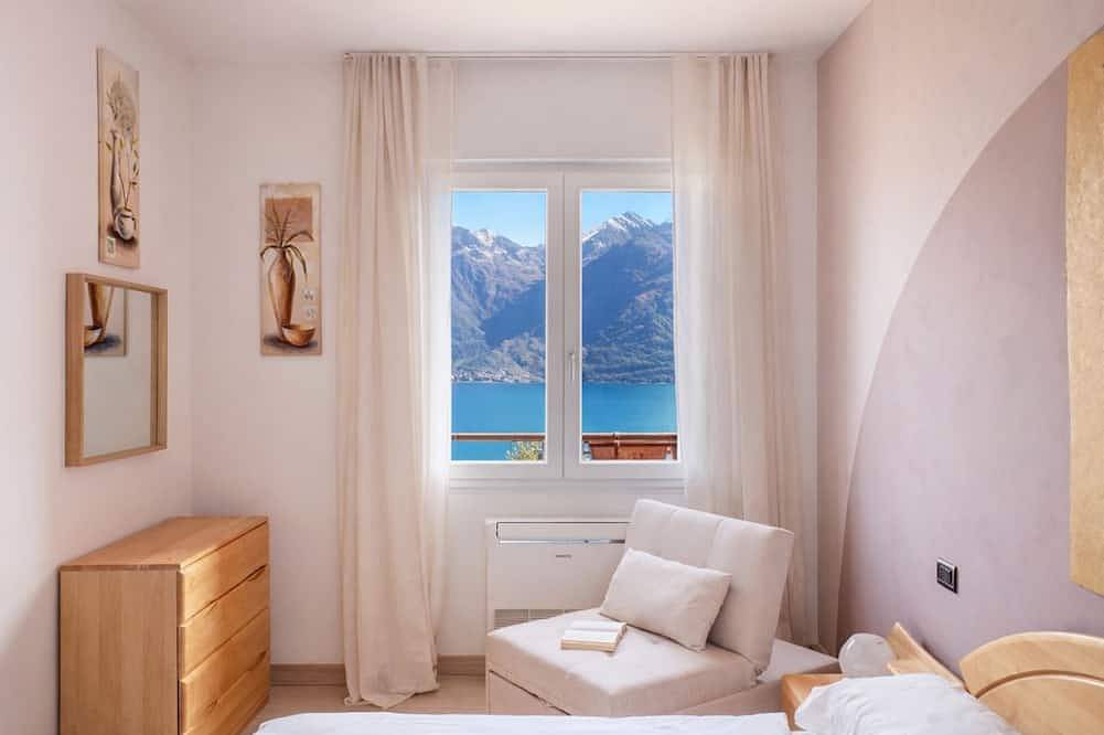 Ganze Wohnung, Mont&Lac | Lake View Apartment in Limone in Limone sul Garda, Gardasee-Berge