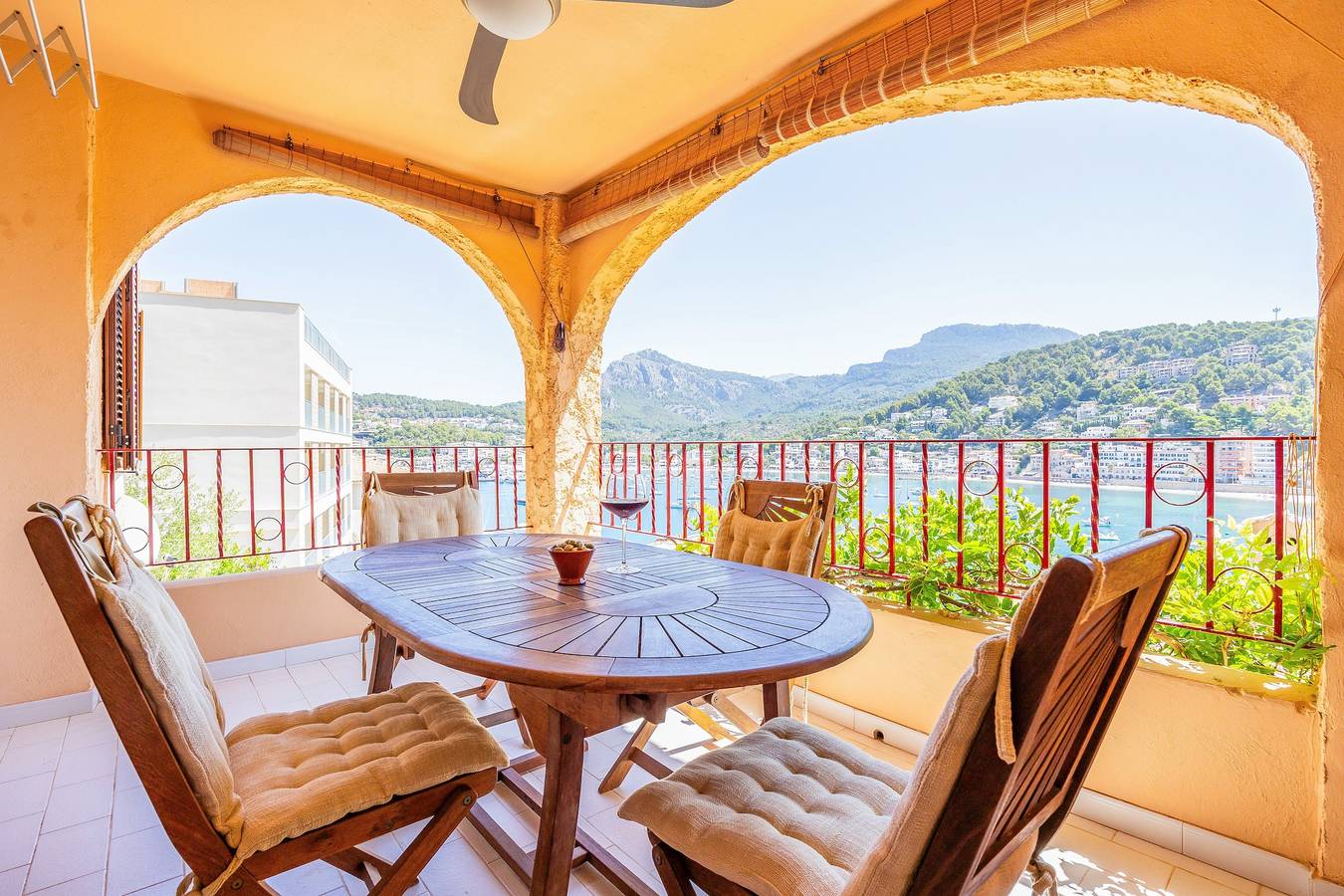 Appartamento intero, Appartamento 'Montemar 19' con vista mare, piscina in comune e Wi-Fi in Port de Sóller, Sóller