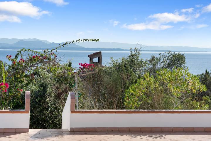 Ganze Wohnung, Ferienwohnung 'Carloforte' mit Meerblick, privater Terrasse und privatem Garten in Carloforte, Sulcis Iglesiente