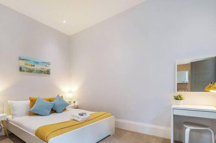 Ganze Wohnung, 3-Bed, 3-Bath Apartment with Southsea Common Views in Southsea, Portsmouth