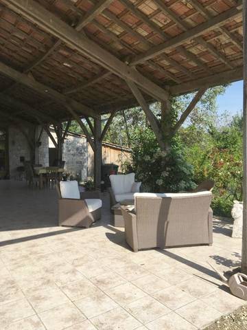 Gîte pour 2 personnes, avec vue ainsi que jardin et piscine dans Beaumontois en Périgord