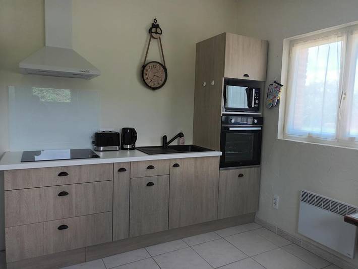 Location de vacances pour 2 personnes, avec jardin ainsi que piscine et vue à Puycornet - 4