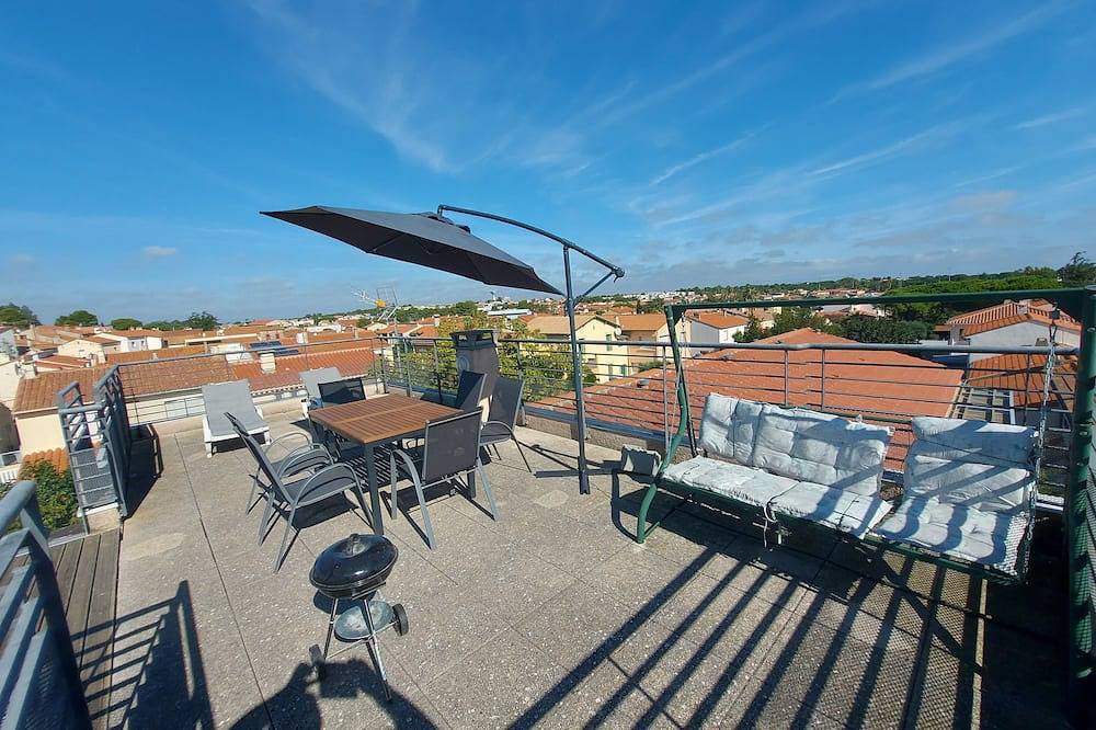 Appartement entier, Toit terrasse panoramique 2ch jardin 6pers ok animaux chéques vacances parking in Latour-Bas-Elne, Côte d'Améthyste