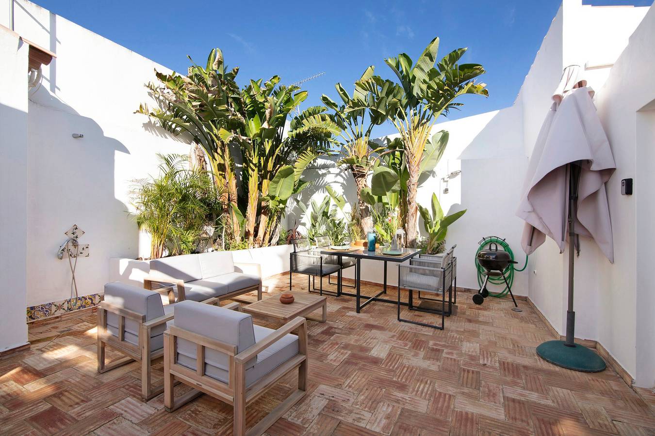 Apartamento inteiro, Apartamento 'Estúdio Casa Do Limoeiro' com jardim partilhado, Wi-Fi e ar condicionado in Vila Nova de Cacela, Ria Formosa